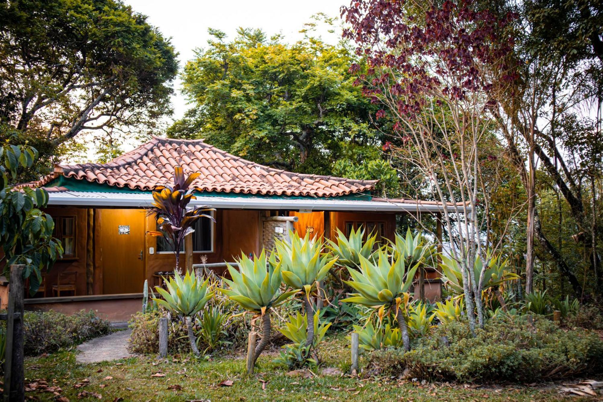 Hospedagem Beija-Flor - Espaco Flor Das Aguas Кунха Екстериор снимка